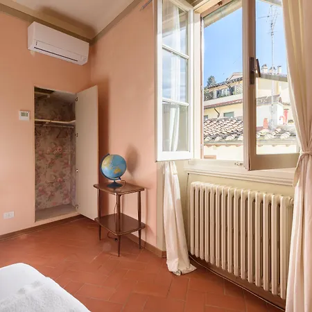 Daire Ponte Vecchio 3 Bedrooms *